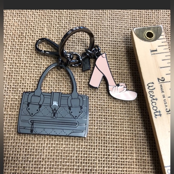Burberry keychain - Picture 1 of 3